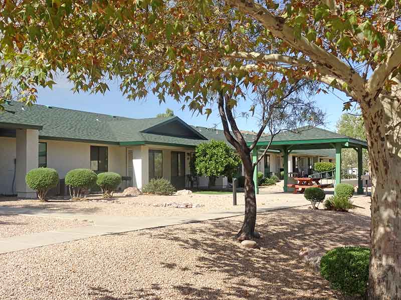 Low Income Housing. Kingman Place Apartments in Kingman.